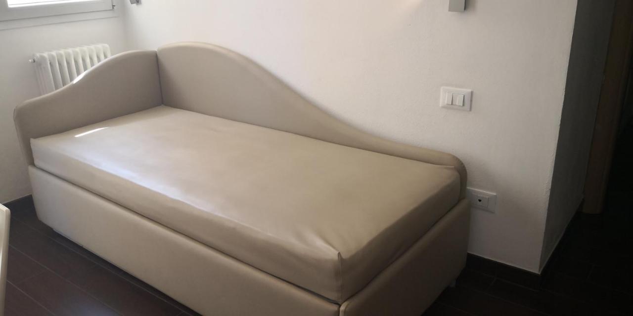 Casa Vacanze Aurora Centro ريميني المظهر الخارجي الصورة