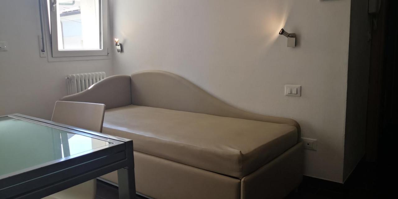 Casa Vacanze Aurora Centro ريميني المظهر الخارجي الصورة