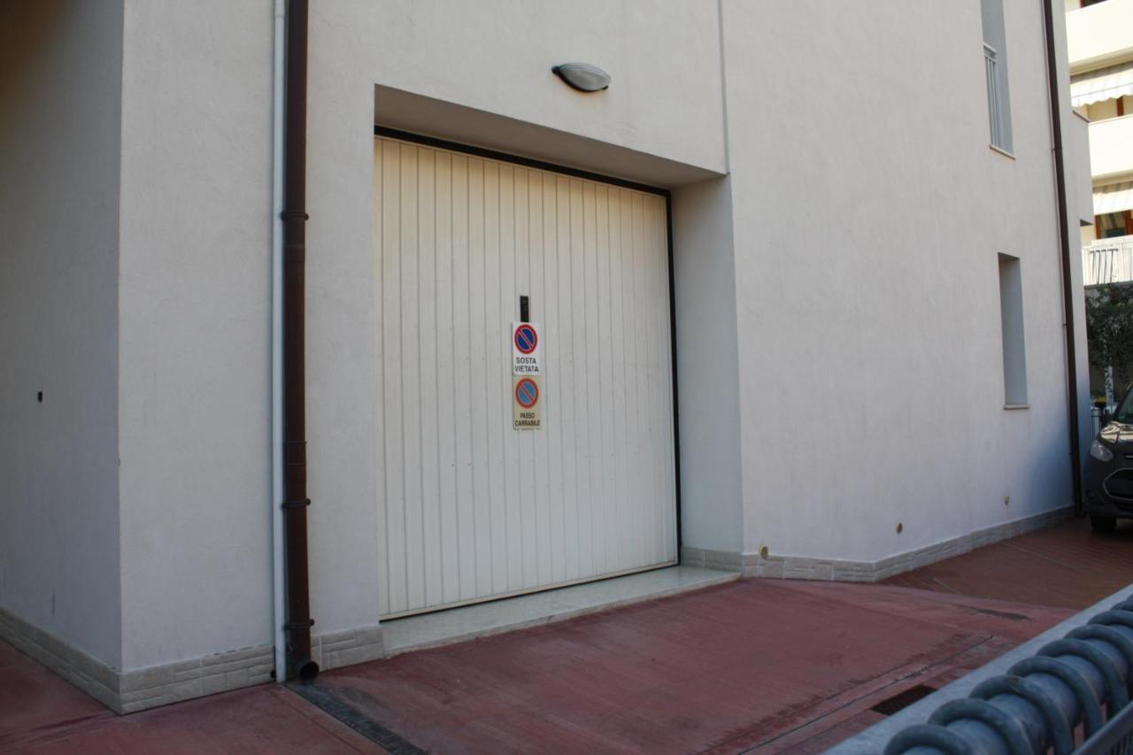 Casa Vacanze Aurora Centro ريميني المظهر الخارجي الصورة